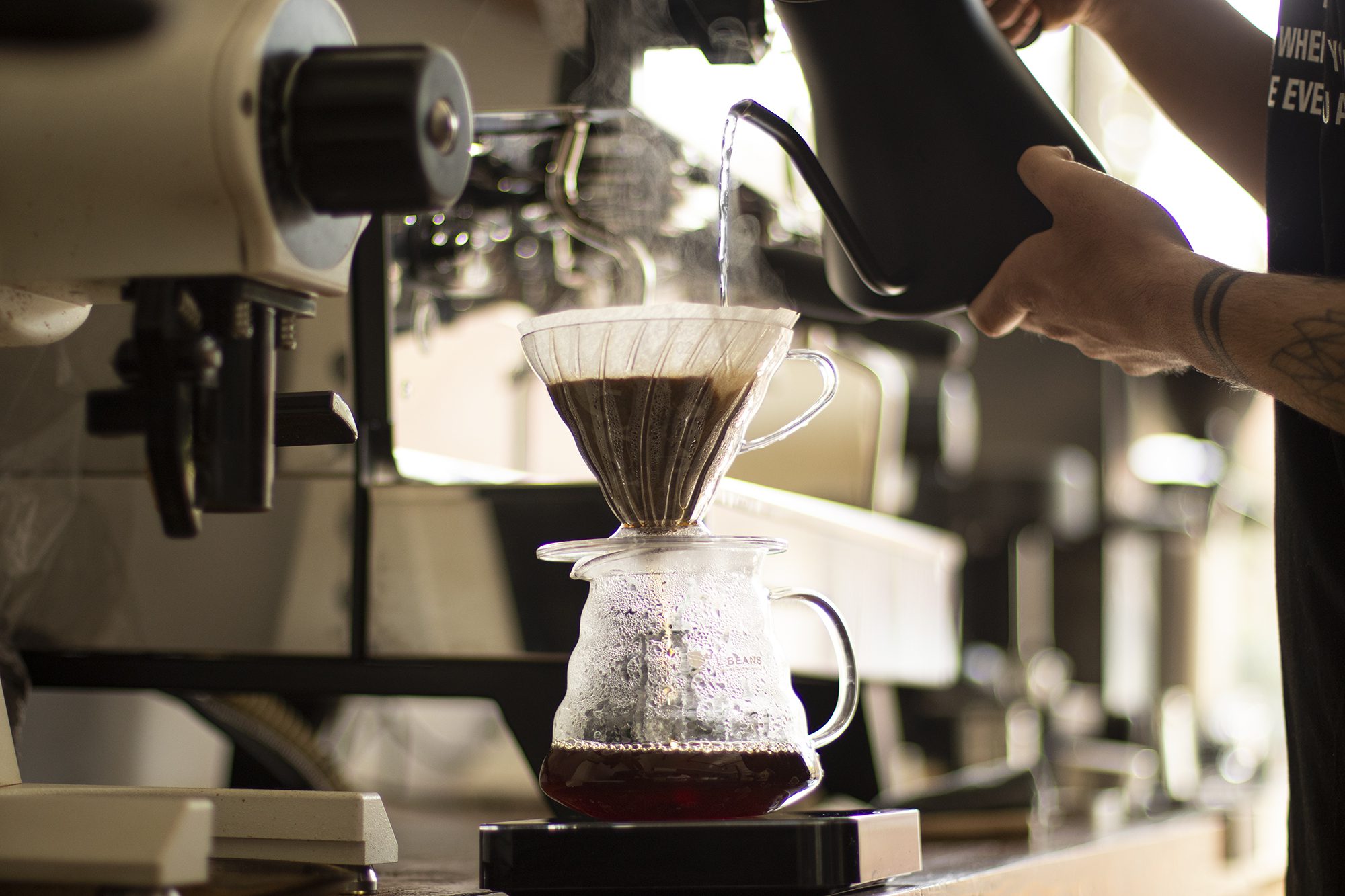 فیزیک حرکت ذرات ریز